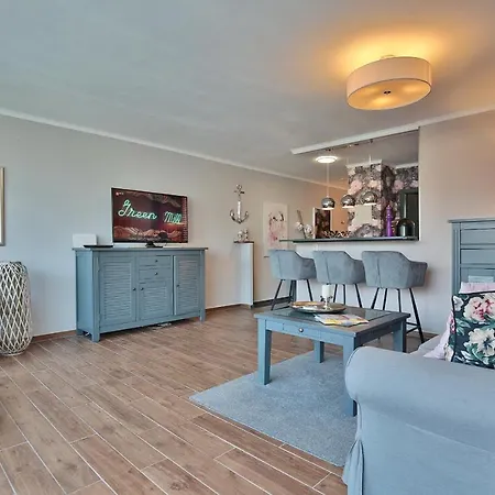 Haus Bergstrasse 35 16 Timmendorfer Strand